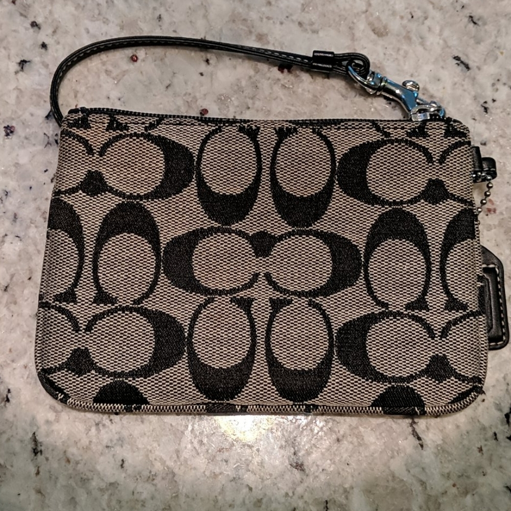 Coach - Picture 3 of 5